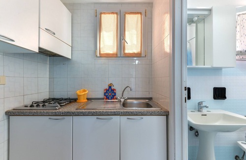Innamorata Apartment | Apartment 'Villa Oda - Monolocale Sul Mare' with Sea View, Wi-Fi and Air Conditioning