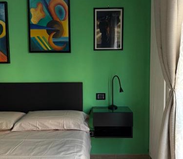 Rome Province Apartment | Appartamento moderno Tor Vergata WiFi parcheggio Metro A & C