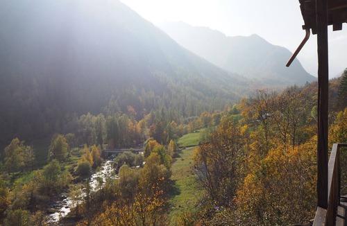 Ala di Stura Cabin | Baus's Cabins. Independent mountain cabin with panoramic views overlooking the valley and the stream