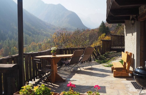 Ala di Stura Cabin | Baus's Cabins. Independent mountain cabin with panoramic views overlooking the valley and the stream