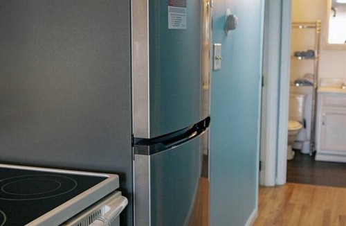 Hampton Apartment | Beach Haven w/Spacious Balcony