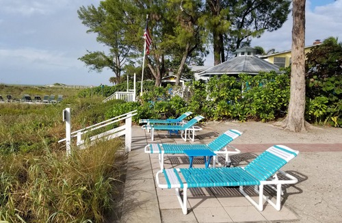 Indian Rocks Beach Cottage | Beachfront Cottages PATIO at Beautiful Sandy Shores on the Gulf of America