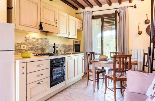 Massa Marittima Apartment | Beautiful apartment for 6 people with pool, WIFI, TV and patio