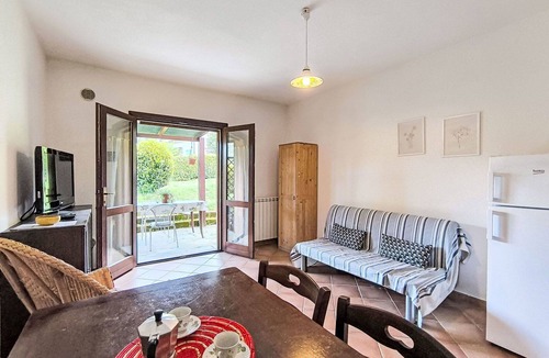 Montorsaio Apartment | Beautiful apartment for 2 people with pool, WIFI, TV, patio and panoramic view