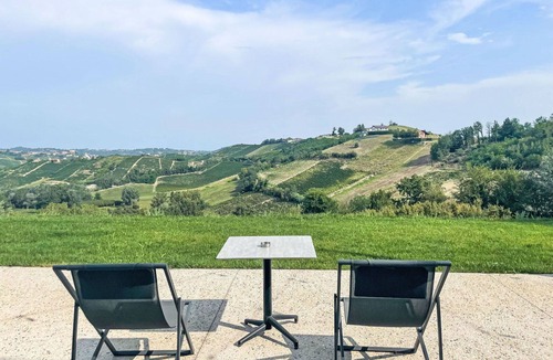 Vinchio Apartment | Beautiful apartment for 8 guests with private pool, WIFI, A/C, balcony and panoramic view