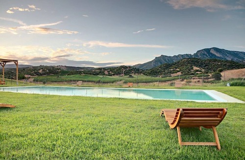Galtelli Cottage | Beautiful cottage with stunning views and pool (Vinza)
