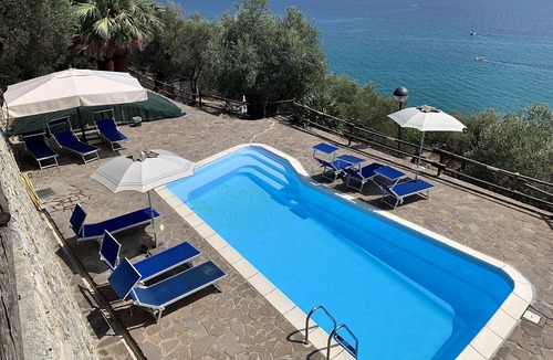Finale Ligure Apartment | Beautiful panoramic terrace overlooking the sea, with swimming pool