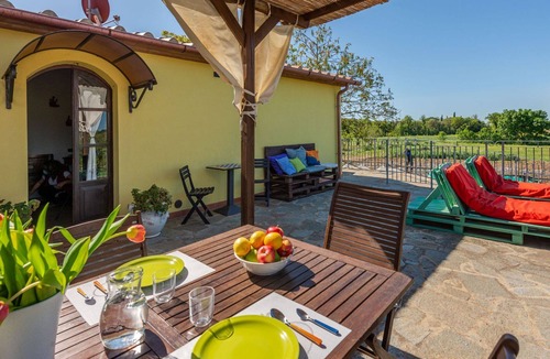 Roccastrada Villa | Beautiful private villa for 6 guests with pool, A/C, WIFI, TV, terrace and pets allowed