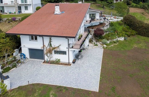 Leggiuno Villa | Beautiful private villa for 8 guests with WIFI, TV, terrace and pets allowed