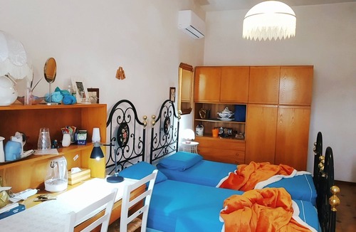 Milis Bed & Breakfast | Beautiful room in the center of Milis! ♥ 10 minutes from the sea ♥