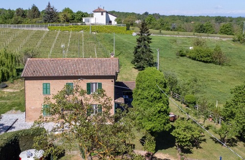 Mombaruzzo House | Beautiful villa for 4 guests with WIFI, TV, patio and pets allowed