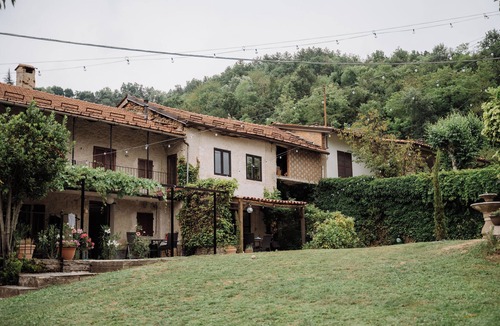 Bonvicino House | Beautiful Wedding venue for a destination wedding in Italy with pool, 32-50 pers