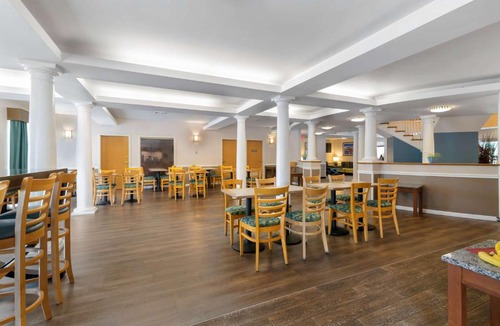 Manchester Hotel | Best Western PLUS Executive Court Inn & Conference Center