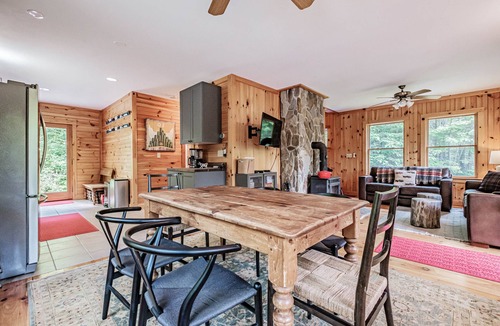 Hanover Cabin | Bigfoot Bungalow - Authentic cozy Bungalow
