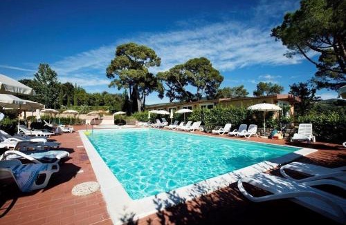 Pomaia House | Borgo Pomaia Resort Appartamenti Piscine Ristorante e Sala Convegni