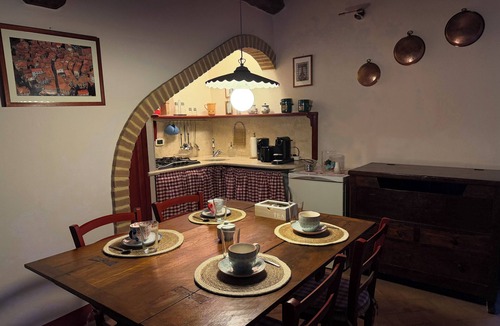 Montemerano Apartment | Campanile n1: Montemerano 5km from Terme di Saturnia with 2 bedrooms 2 bathrooms