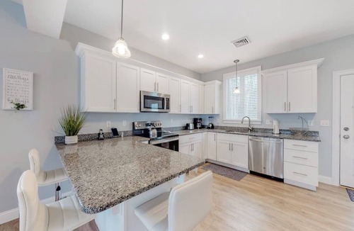 Arundel Condo | Cape Arundel with AC | Heated Pool, Hiking Trails & Gym | 15 Mins to Beaches