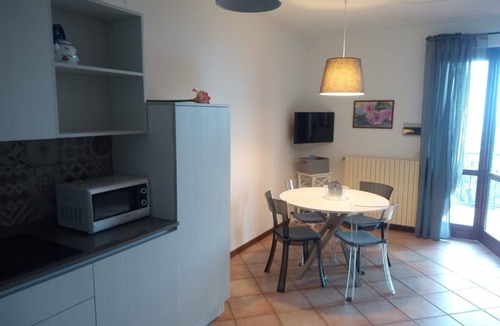 Oldesio Apartment | Casa Maffei PLUS apartment 4, 1st floor, balcony, wonderful lake view, parking