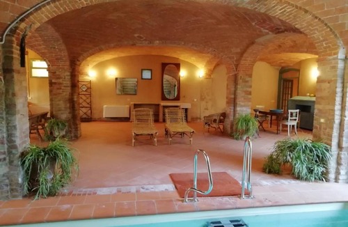 Moncalvo Villa | CASA MOZART - piscina interna giardino wifi eventi