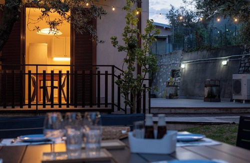 Predore Apartment | CASA RITA - VACATION RENTAL - FREE PARKING - GARDEN WITH BARBECUE AND TERRACES