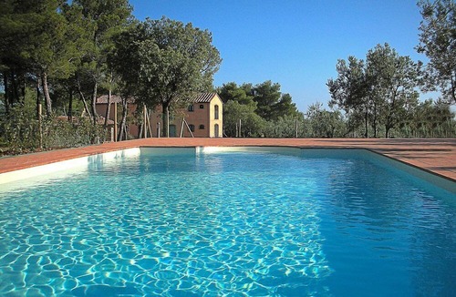 Monterotondo Marittimo House | Casa Ruta D: A characteristic and welcoming apartment surrounded by the greenery, with Free WI-FI.