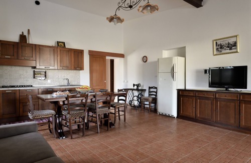 Dorgali House | Casa Vacanze Bonu Iloghe: Mountain View, Private Terrace & Wi-Fi in Dorgali