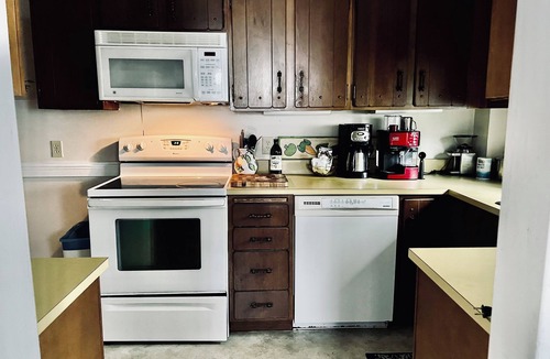 Bath House | Charming 2-bedroom house in small-town neighborhood
