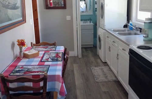 Old Orchard Beach House | Charming Cottage 5 min walk to beach & 8 min. walk to The Pier !