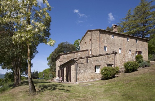 Radicondoli House | Charming Farmhouse with Pool, Stunning Views & 10 Minute Walk to Village Centre