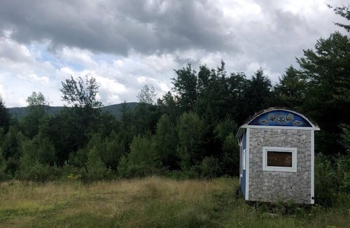 Chatham House | Charming Gypsy Caravan for Vacations in White Mountain National Forest