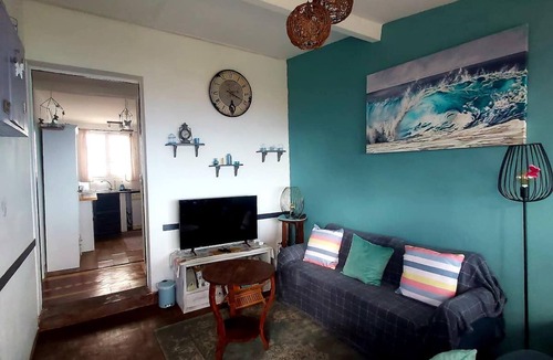 Estreito da Calheta House | Charming three bedroom cottage with a pretty garden and free private parking