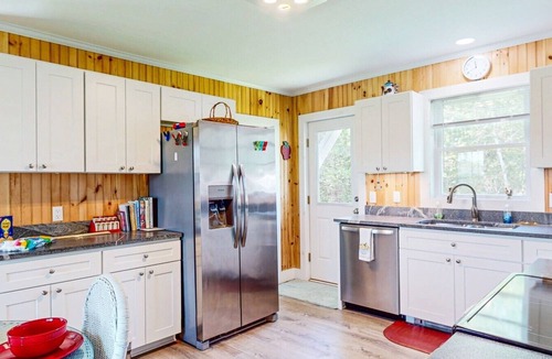Corea House | Coastal charm & harbor views just steps from Sand Cove Beach