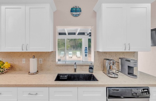 Key Largo House | Coastal house in the Florida Keys with pool in a private area.