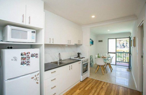 Scarborough Apartment | Coastal Salty Kiss Sleeps 4!