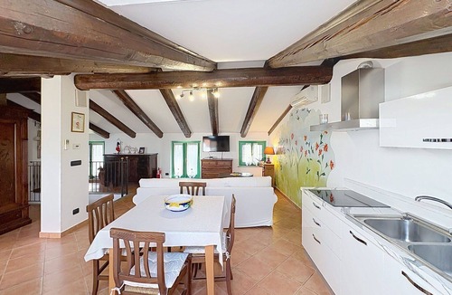 Montechiaro dʼAsti Apartment | Cosy apartment for 2 guests with WIFI, A/C, TV, patio and pets allowed