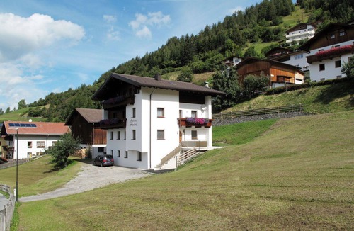 Fendels Apartment | Cosy apartment for 2 guests with WIFI, TV and balcony