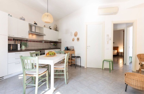 Scarlino Apartment | Cosy apartment for 5 guests with A/C, WIFI, TV, patio and pets allowed