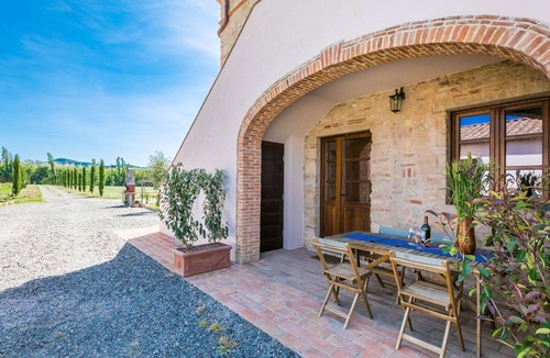 Guardistallo Apartment | Cosy apartment for 5 people with pool, A/C, WIFI, terrace and pets allowed