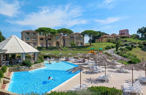 Riparbella Apartment | Cosy apartment for 6 people with pool, WIFI, A/C, TV and terrace