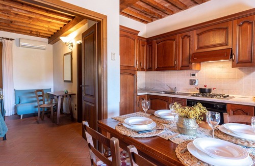 La Pesta House | Cosy apartment in villa for 6 people with A/C, WIFI, TV, terrace and pets allowed