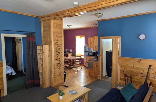 Canaan Apartment | Cozy 1-bedroom 3rd story apartment in lovely Canaan with AC