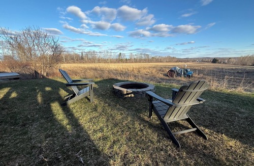 Island Falls Cabin | Cozy 3-bedroom rustic lodge in Island Falls perfect for your getaway