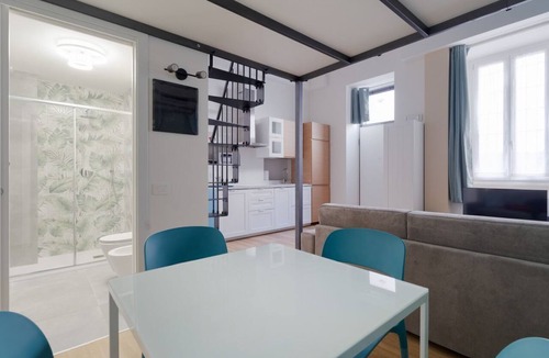 Central Station Apartment | Cozy 38m2 apartment, perfect for 4 people, located on the ground floor of a typical building.The accommodation is located in a strategic position, a stone's throw from the Central Station and the M1 Lima metro, allowing you to easily move around the ci