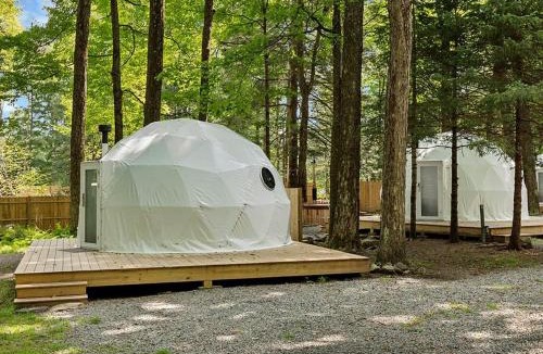 Lincoln House | Cozy Mountain Dome Escape Near Beautiful Lakes and Nature in Lincoln, Maine