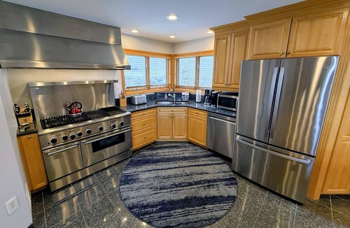 Carroll House | CR16 Ski-in/Out luxury home in Bretton Woods; Great Views. Pool/gym passes!