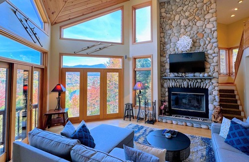 Carroll House | CR16 Ski-in/Out luxury home in Bretton Woods; Great Views. Pool/gym passes!
