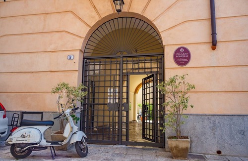 Monte di Pieta Apartment | Dante's house, in the historic center of Palermo