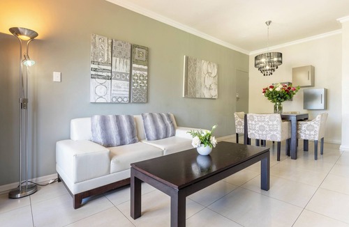 Koelenhof Cabin | Devonvale Golf & Wine Estate