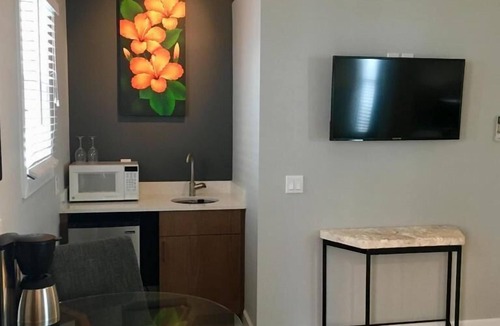 Uptown - Upper Duval House | Douglas House - Adults Only