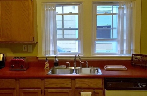 Bar Harbor House | Downtown Bar Harbor Air Conditioned Home 1 block to Bar Island & close to Acadia